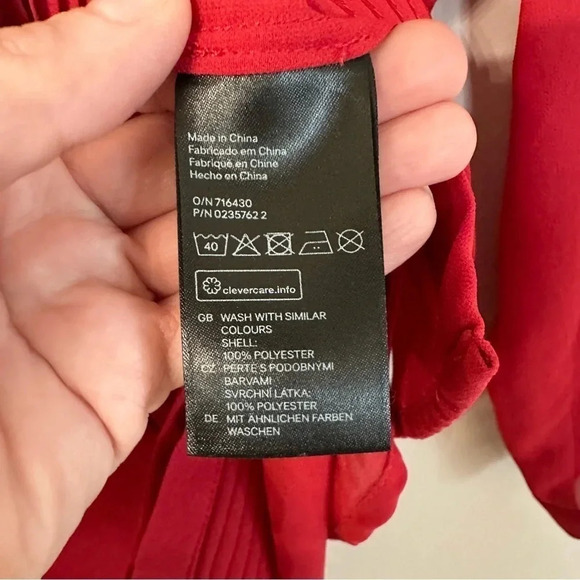 H&M Women's Red 3/4 Sleeve Button-Up Sheer/Lightweight Blouse Size 2 GUC - Picture 5 of 7